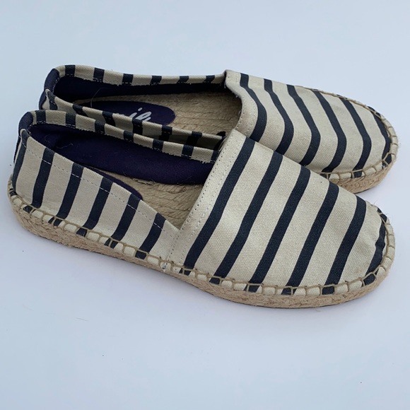 Aerie Striped espadrilles! Size 6! - Picture 2 of 7